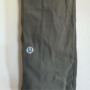 Lululemon 7/8 length tight with pockets. Army green. Size 6.